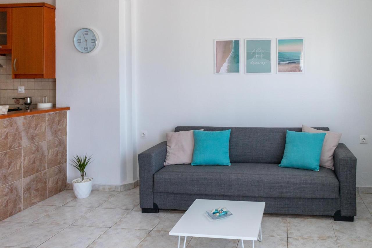 Lovely Sea View Apartment At The Heart Of The Town 이라피트라 외부 사진