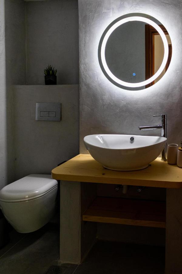 Lovely Sea View Apartment At The Heart Of The Town 이라피트라 외부 사진