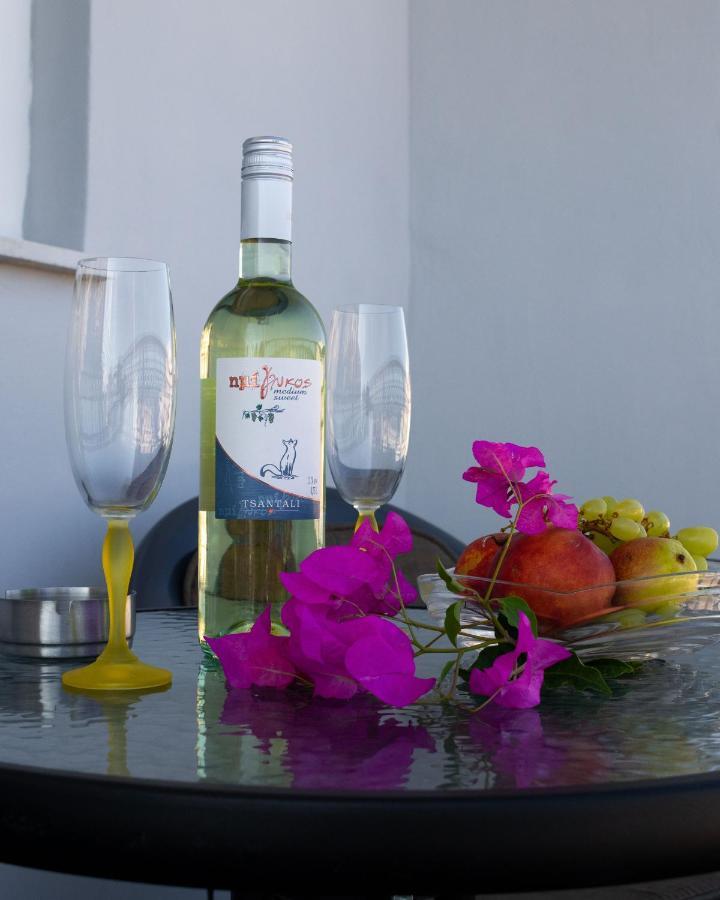 Lovely Sea View Apartment At The Heart Of The Town 이라피트라 외부 사진