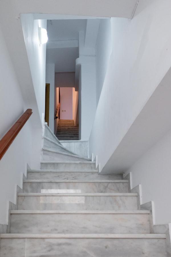 Lovely Sea View Apartment At The Heart Of The Town 이라피트라 외부 사진